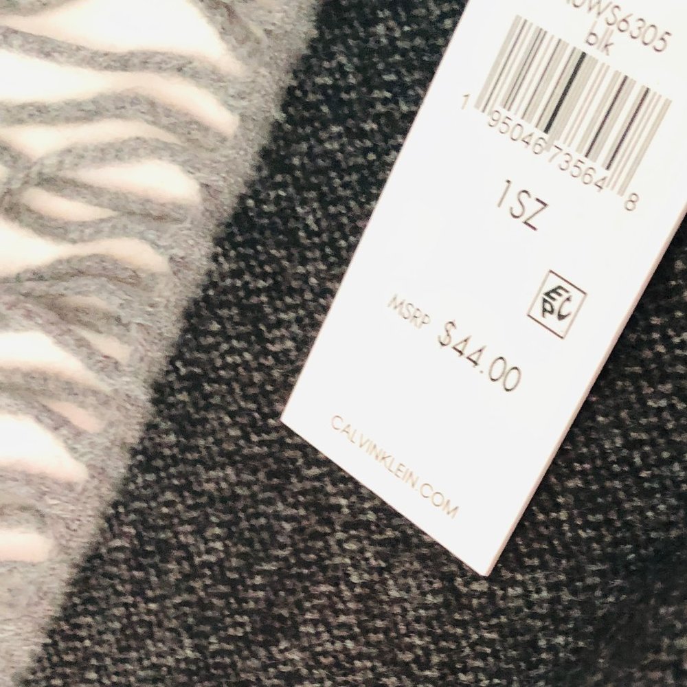 CALVIN KLEIN Ombre' Woven Muffler Scarf with 3 1/2" Fringe NWT - Picture 3 of 7